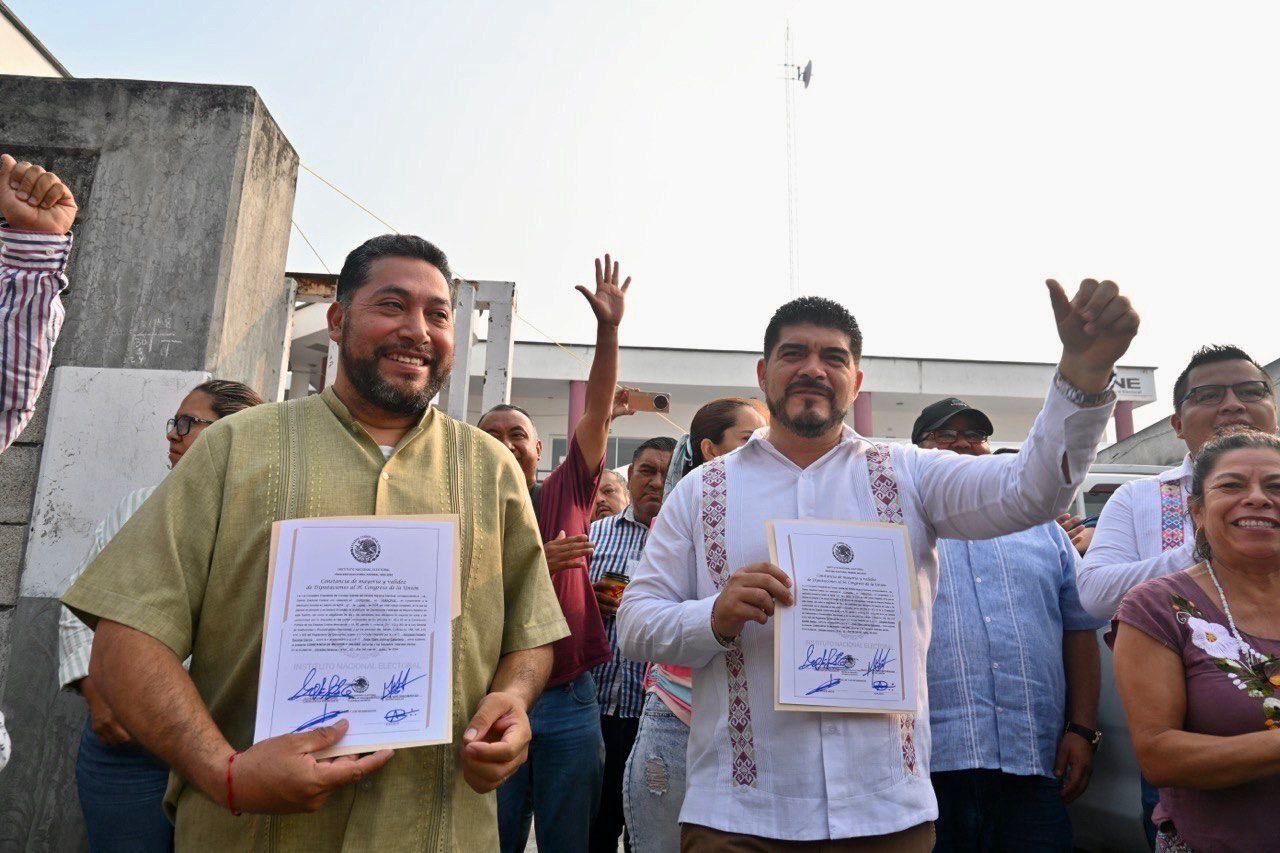 Zenyazen Escobar recibe constancia de mayoría y validez como diputado federal por el Distrito 16 Zenyazen Escobar recibe constancia de mayoría y validez como diputado federal por el Distrito 16