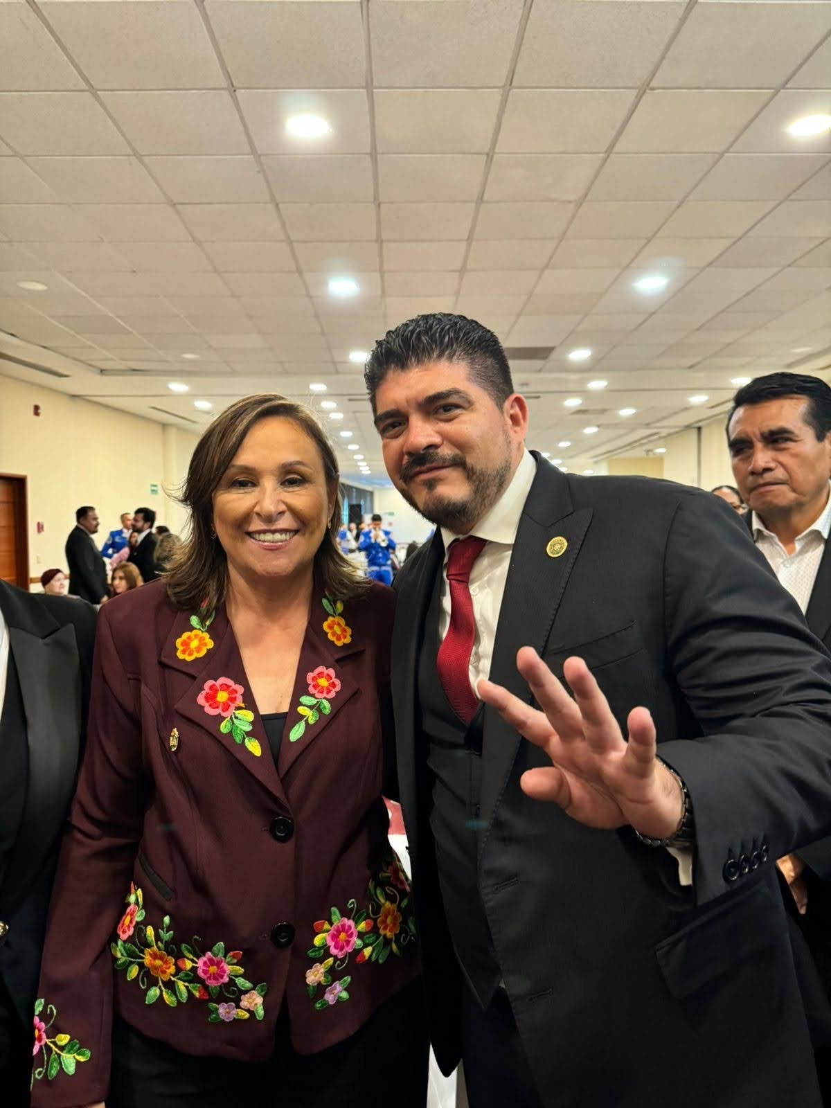 Con Rocío Nahle, a Veracruz le espera un futuro de desarrollo, justicia y transformación: Zenyazen Escobar Con Rocío Nahle, a Veracruz le espera un futuro de desarrollo, justicia y transformación: Zenyazen Escobar