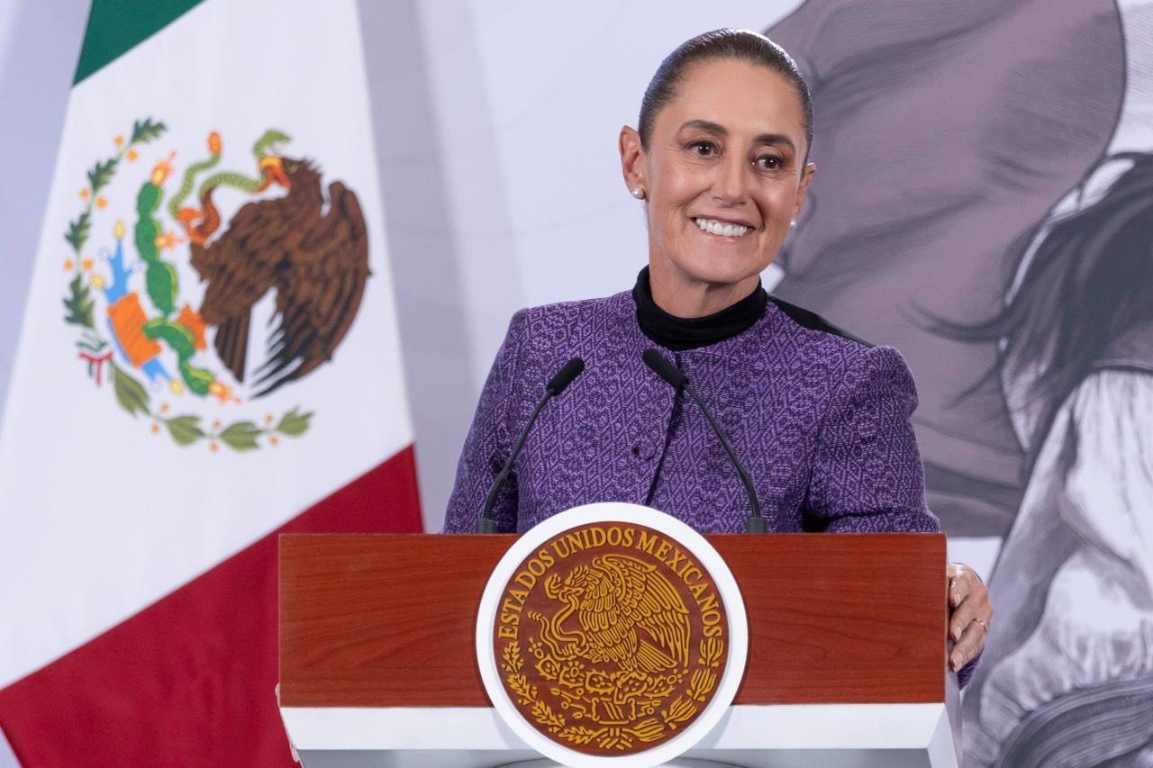 Sheinbaum presenta credencial de Servicio Universal de Salud; así puedes obtenerla Sheinbaum presenta credencial de Servicio Universal de Salud; así puedes obtenerla