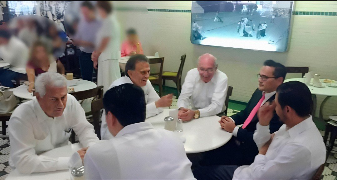 ColumnaSinNombre | HISTORIA DE UNA FOTO: CUANDO EL YUNISMO REINABA ColumnaSinNombre | HISTORIA DE UNA FOTO: CUANDO EL YUNISMO REINABA