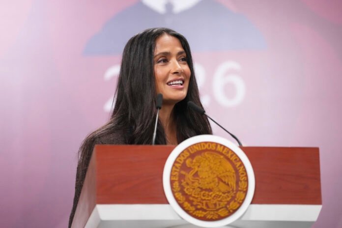 Salma Hayek reconoce respaldo de Rocío Nahle