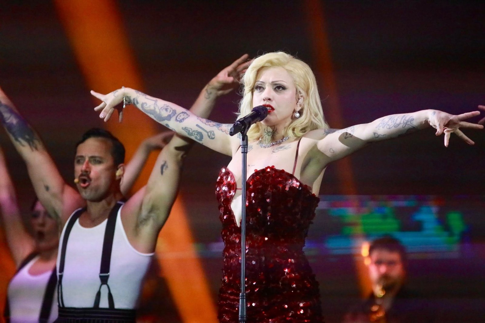 Miles de personas asistieron al concierto de Mon Laferte