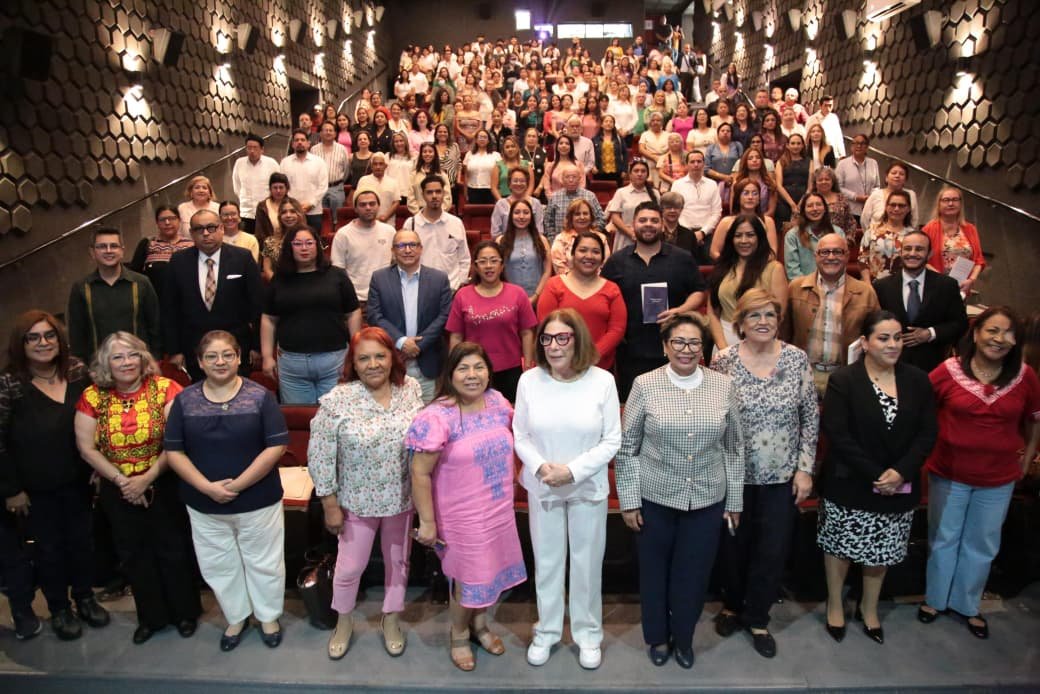 SECVER concluye con éxito dos días de reflexión con Sabina Berman SECVER concluye con éxito dos días de reflexión con Sabina Berman