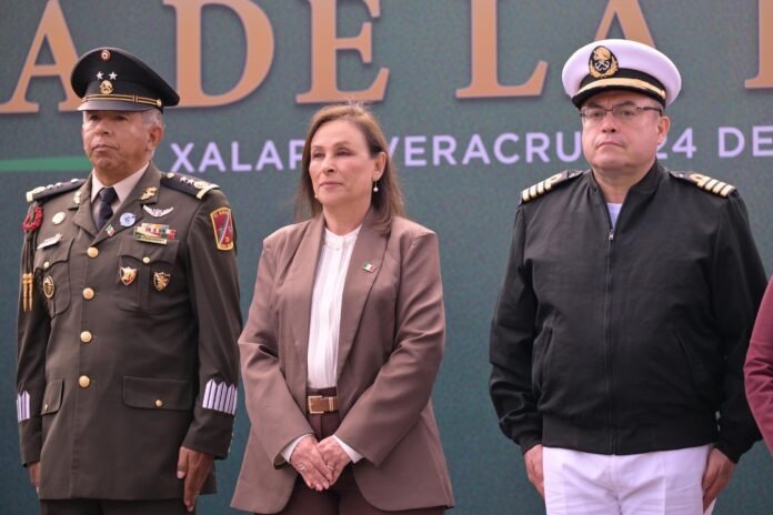 Rocío Nahle refrenda compromiso con la unidad nacional en el Día de la Bandera