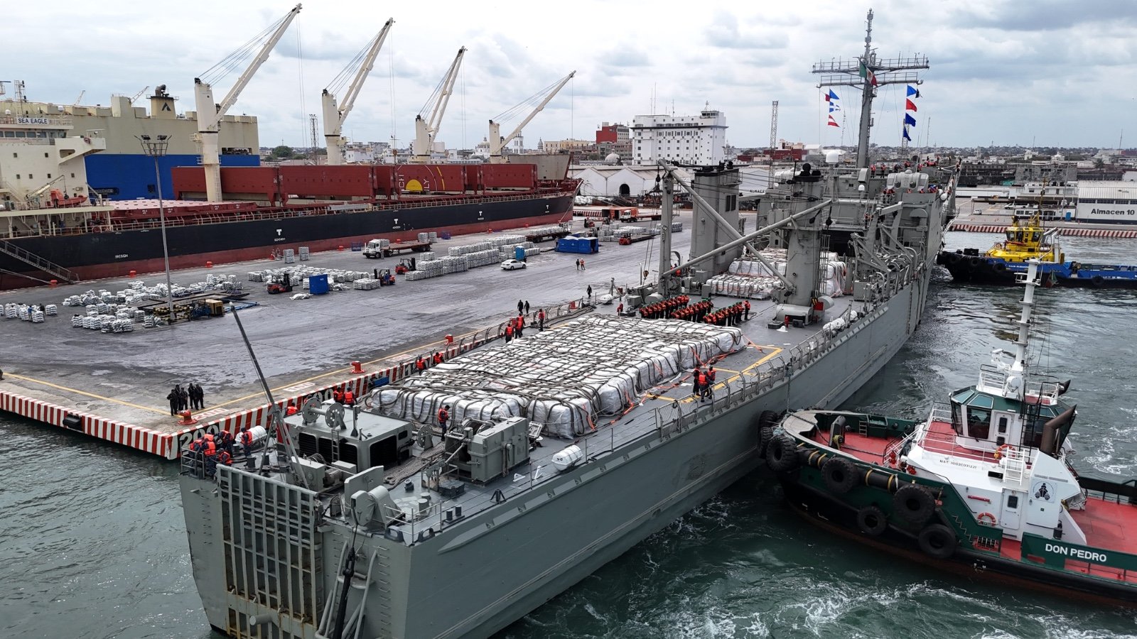 Gobierno de México envía nuevo cargamento de ayuda humanitaria al pueblo de Cuba, a través de dos buques de la Armada de México Gobierno de México envía nuevo cargamento de ayuda humanitaria al pueblo de Cuba, a través de dos buques de la Armada de México