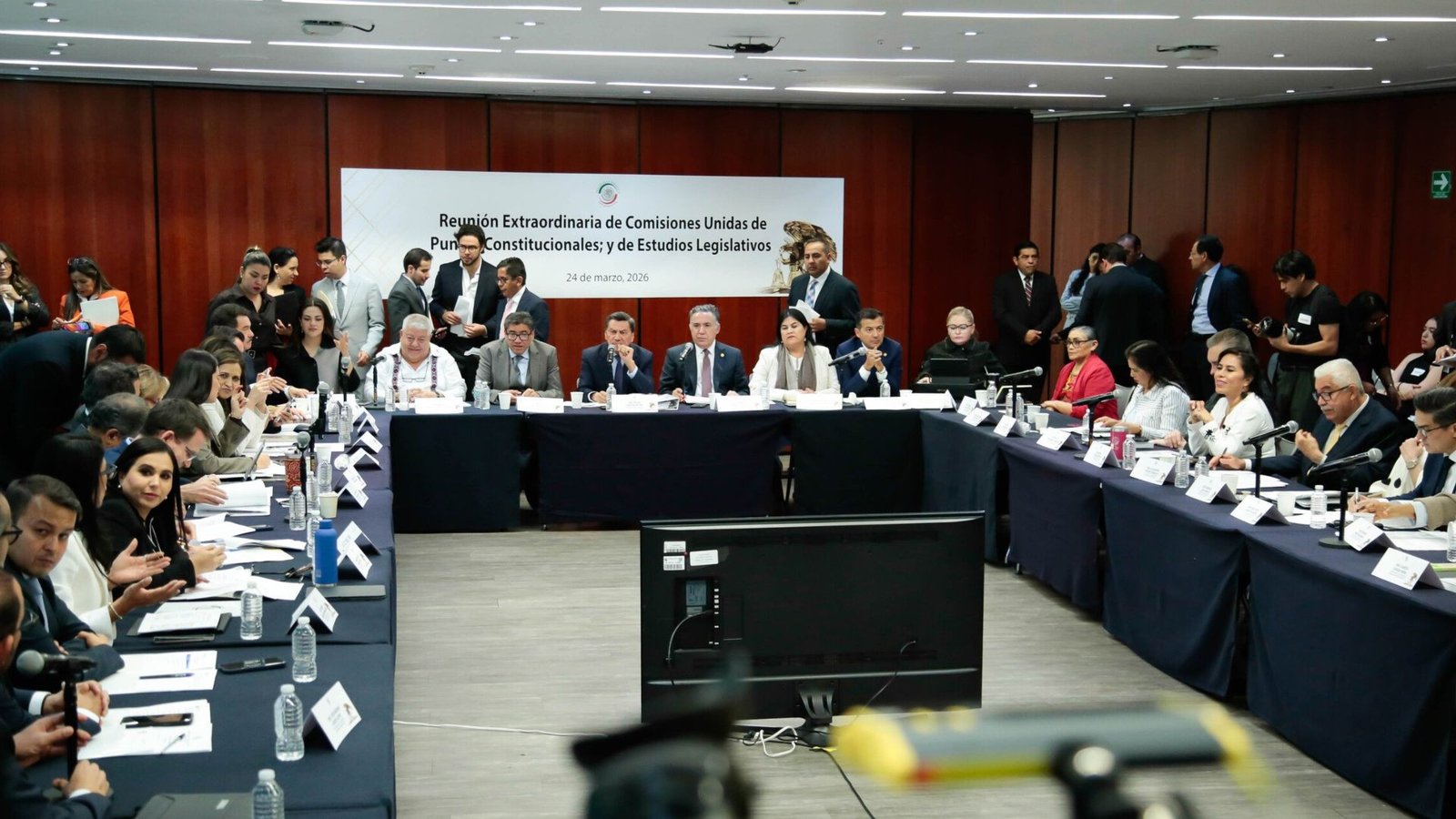 Sin el PT, Morena y Verde aprueban plan B electoral en comisiones del Senado; pasa al pleno