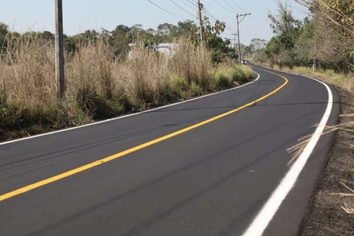 Inauguran 25 kilómetros de carreteras en la región del Sotavento Inauguran 25 kilómetros de carreteras en la región del Sotavento