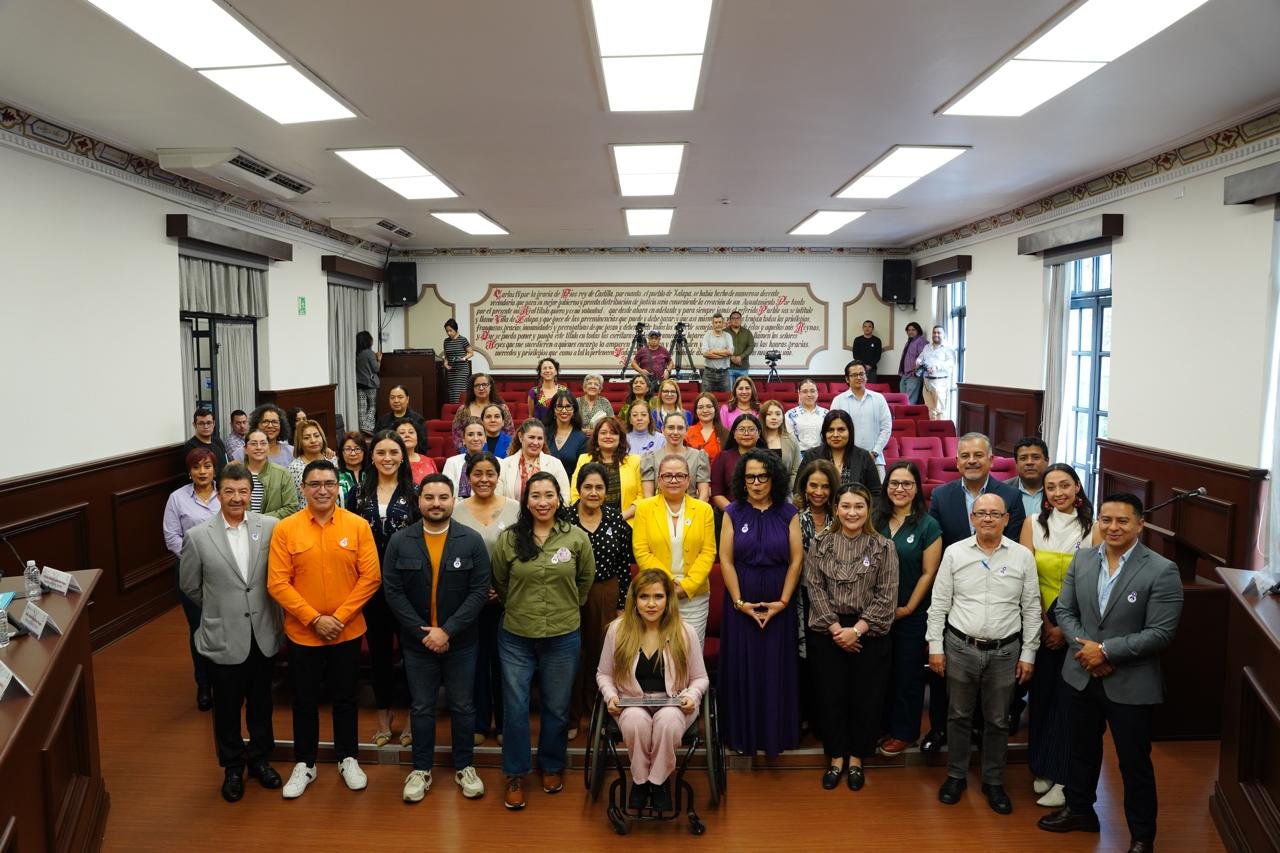 Cabildo de Xalapa abraza la armonización de la Ley 3 de 3, se fortalecerán las políticas públicas con perspectiva de género Cabildo de Xalapa abraza la armonización de la Ley 3 de 3, se fortalecerán las políticas públicas con perspectiva de género