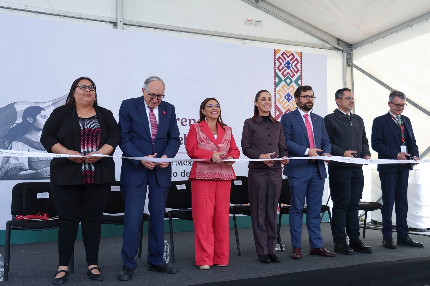 Presidenta Claudia Sheinbaum inaugura Hospital Oncológico para la Mujer de la CDMX del IMSS Bienestar, que atenderá a 500 mil mujeres al año Presidenta Claudia Sheinbaum inaugura Hospital Oncológico para la Mujer de la CDMX del IMSS Bienestar, que atenderá a 500 mil mujeres al año
