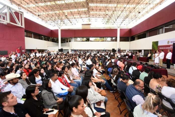 Más de 400 maestros obtienen plaza para el ciclo escolar 2025–2026 en Veracruz