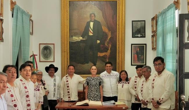 Benito Juárez vive en la Transformación: Presidenta en 220 Aniversario de su Natalicio; reconoce a Margarita Maza como Primera Embajadora