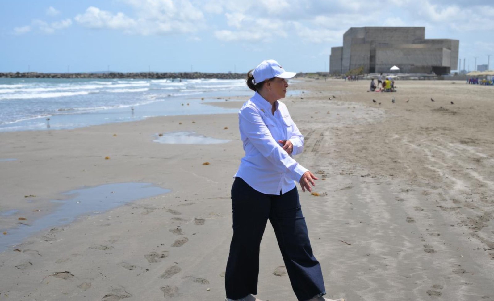 “Siempre salimos adelante”: Nahle reconoce resiliencia del pueblo veracruzano “Siempre salimos adelante”: Nahle reconoce resiliencia del pueblo veracruzano