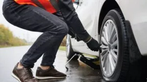 Multa para automovilistas: cuánto debes pagar si no llevas llanta de refacción y estos otros objetos de emergencia Multa para automovilistas: cuánto debes pagar si no llevas llanta de refacción y estos otros objetos de emergencia