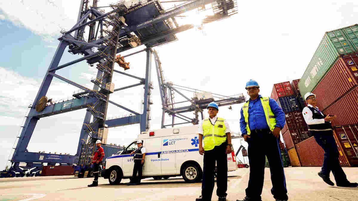 Puertos de Lázaro Cárdenas y Manzanillo invierten 900 mdd