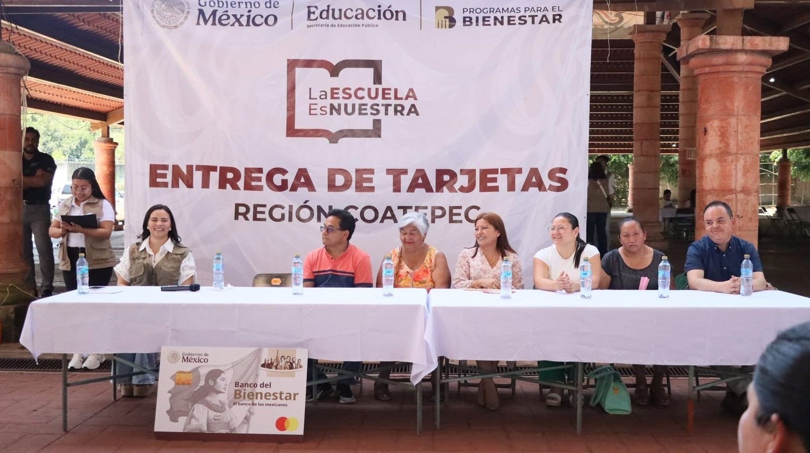 Inicia entrega de tarjetas de “La Escuela es Nuestra” en Banderilla, Perote y Cosautlán