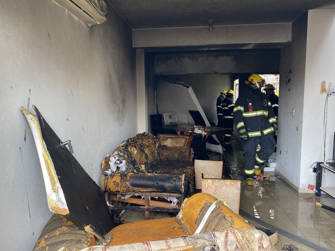 Atienden Bomberos y PC municipal incendio en Dream Lagoons Atienden Bomberos y PC municipal incendio en Dream Lagoons