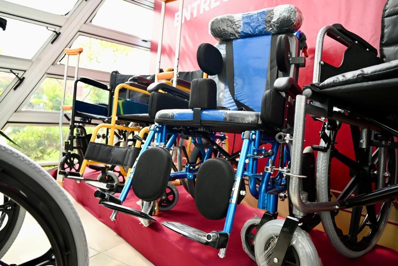 Distribuye DIF Estatal apoyos funcionales en nueve municipios