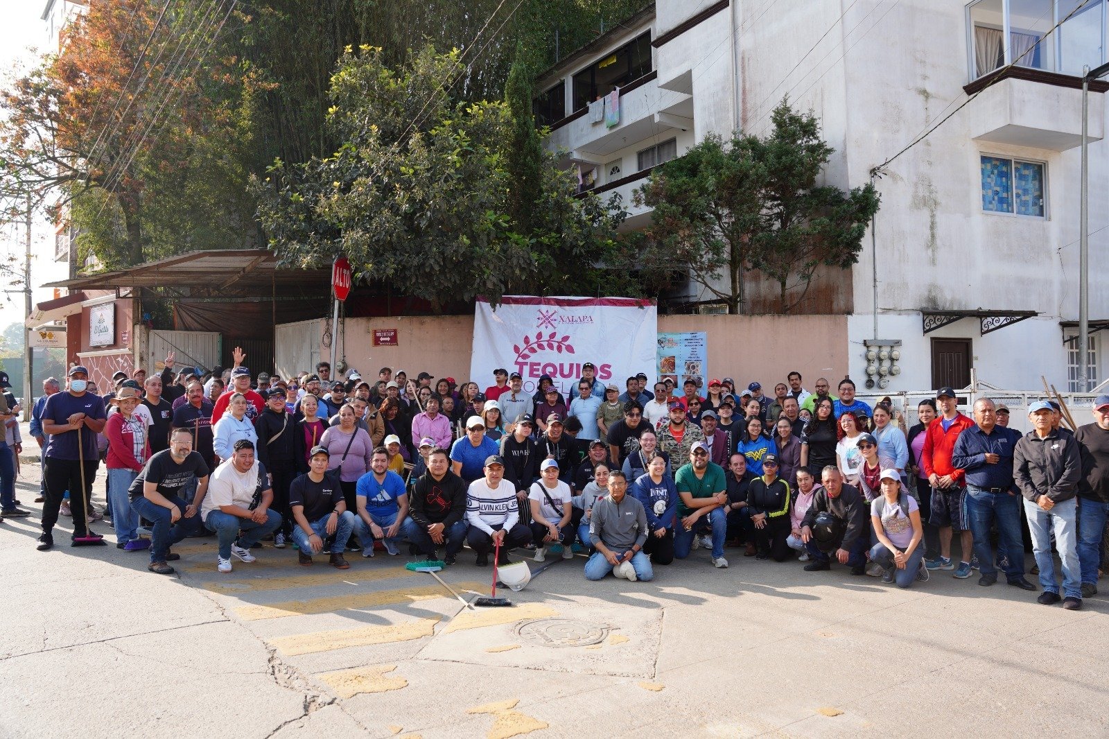 Daniela Griego, al frente del Tequio dominical; también realizó recorrido en la colonia Mártires de Chicago