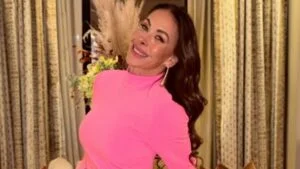 Vanessa Guzmán celebra su cumpleaños número 50; sorprende con su look al estilo Barbie: “Eres un ejemplo”