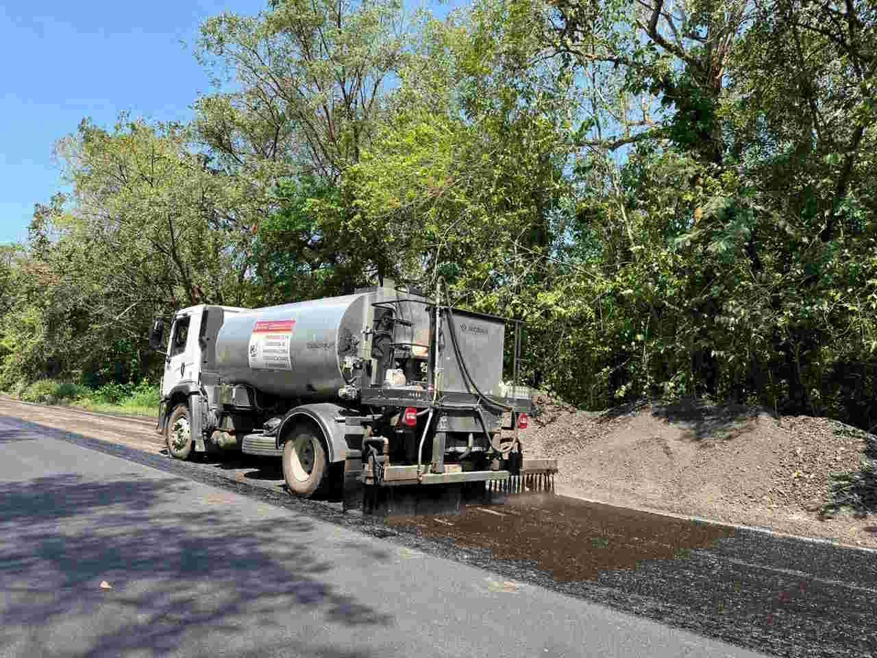 Con tecnología que recicla neumáticos, SICT realizará conservación de carreteras