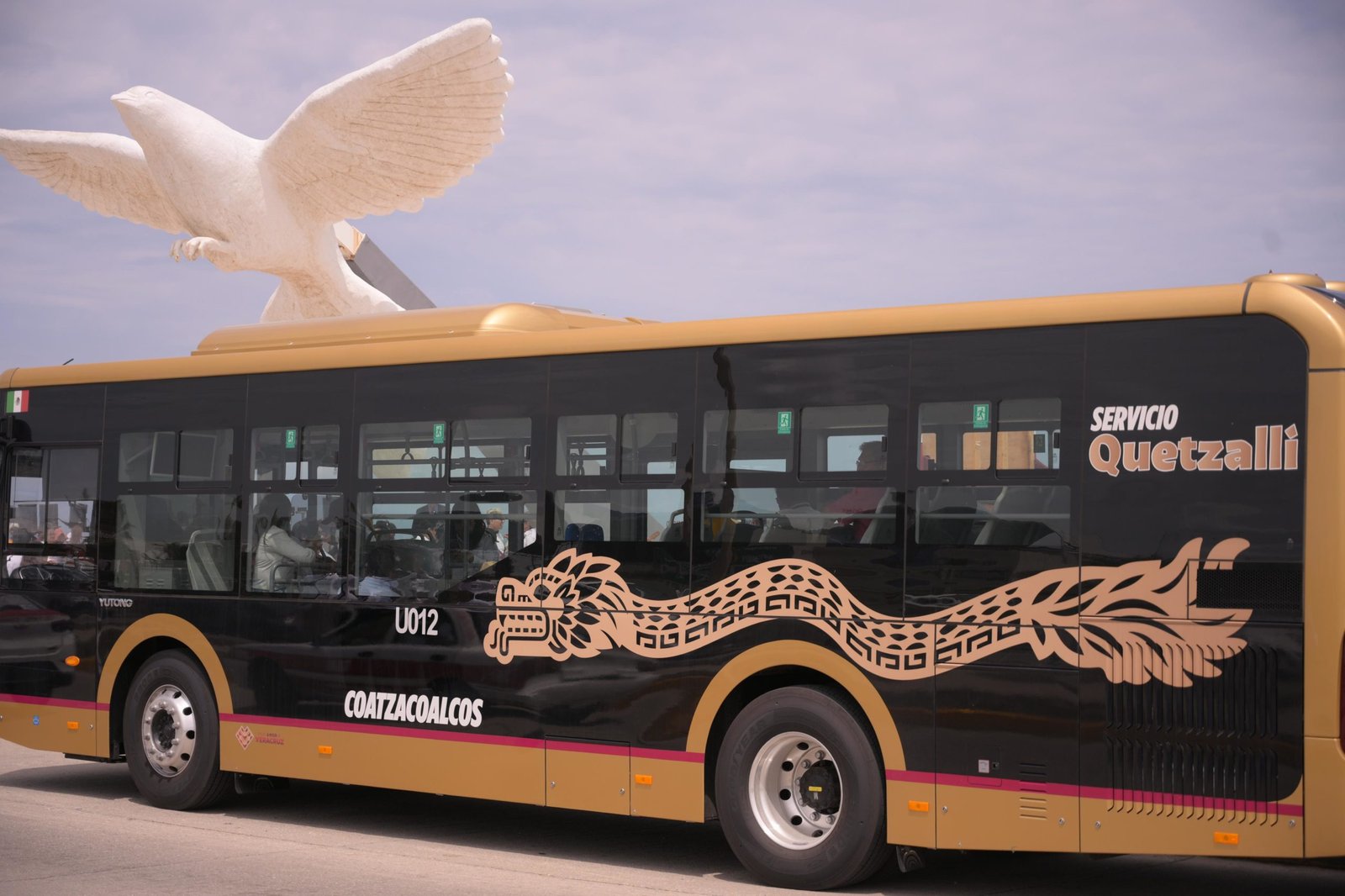 «Quetzalli» en Coatzacoalcos: Gobernadora Rocío Nahle Aclara que Servicio es Paralelo a Concesionarios y Busca Mejorar el Transporte Público «Quetzalli» en Coatzacoalcos: Gobernadora Rocío Nahle Aclara que Servicio es Paralelo a Concesionarios y Busca Mejorar el Transporte Público