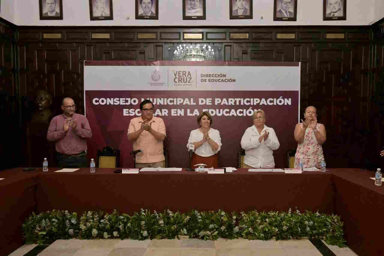 Anuncia Rosa María nuevas escuelas municipales de oratoria, poesía y ajedrez Anuncia Rosa María nuevas escuelas municipales de oratoria, poesía y ajedrez