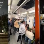 Conductor del Metro detiene marcha en puente elevado para que las ARMYS vean de lejos a BTS; lo llenan de freebies en agradecimiento | VIDEOS Conductor del Metro detiene marcha en puente elevado para que las ARMYS vean de lejos a BTS; lo llenan de freebies en agradecimiento | VIDEOS