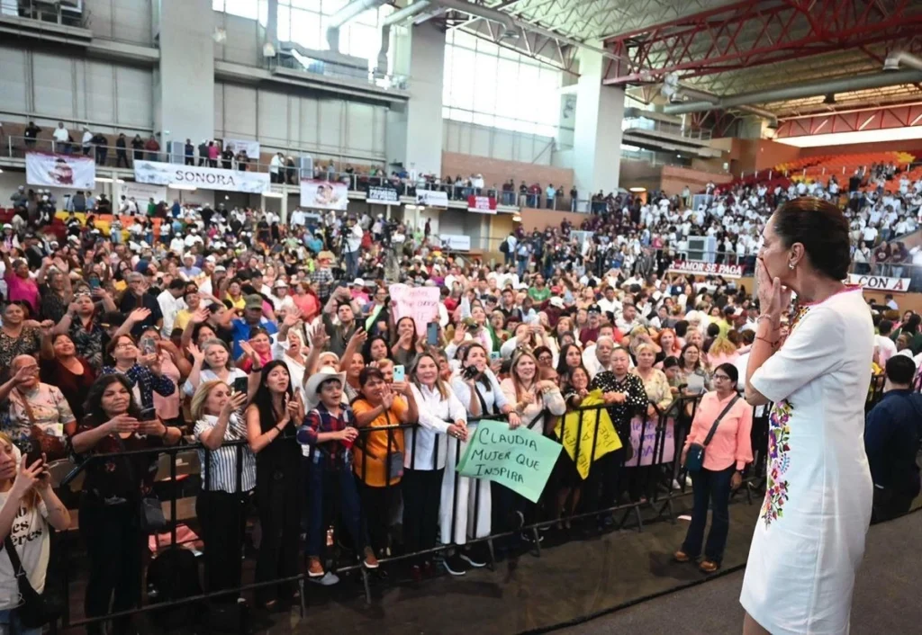 Sheinbaum exalta a las madres mexicanas y condena el machismo: «Todas las mujeres somos presidentas de la República»