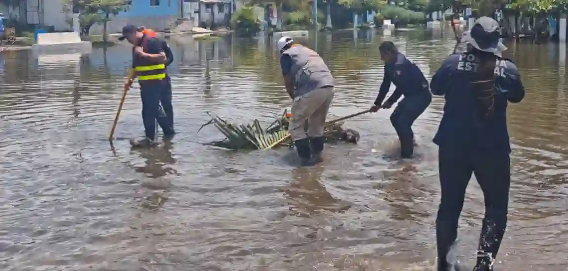 Mantiene Gobierno estatal operativo de atención ante lluvias registradas en la entidad Mantiene Gobierno estatal operativo de atención ante lluvias registradas en la entidad