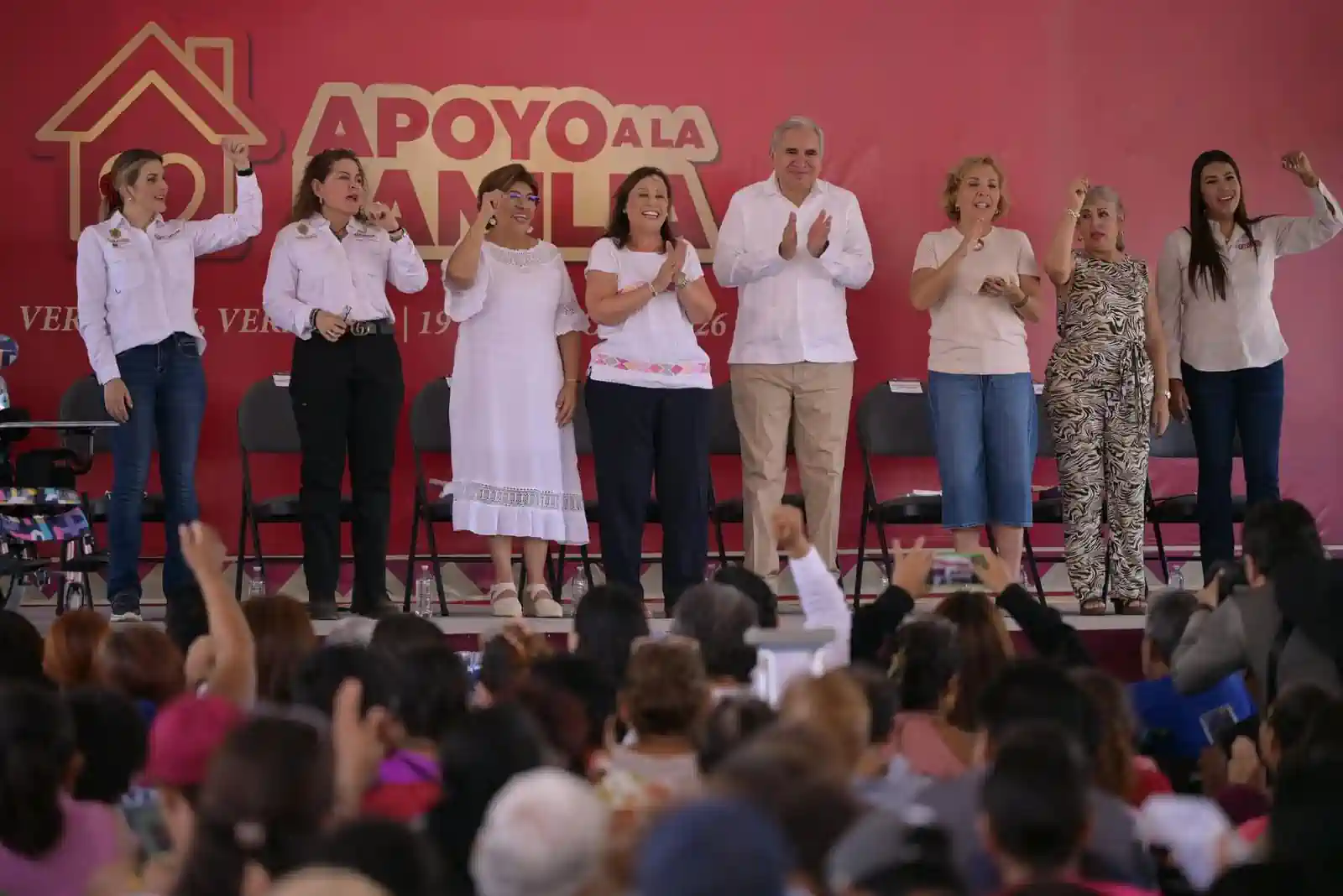 Acompaña Zoraya Villacis entrega de apoyos a familias vulnerables en Veracruz Acompaña Zoraya Villacis entrega de apoyos a familias vulnerables en Veracruz