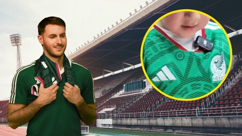 Santi Giménez le manda una playera al niño viral del suéter navideño Santi Giménez le manda una playera al niño viral del suéter navideño