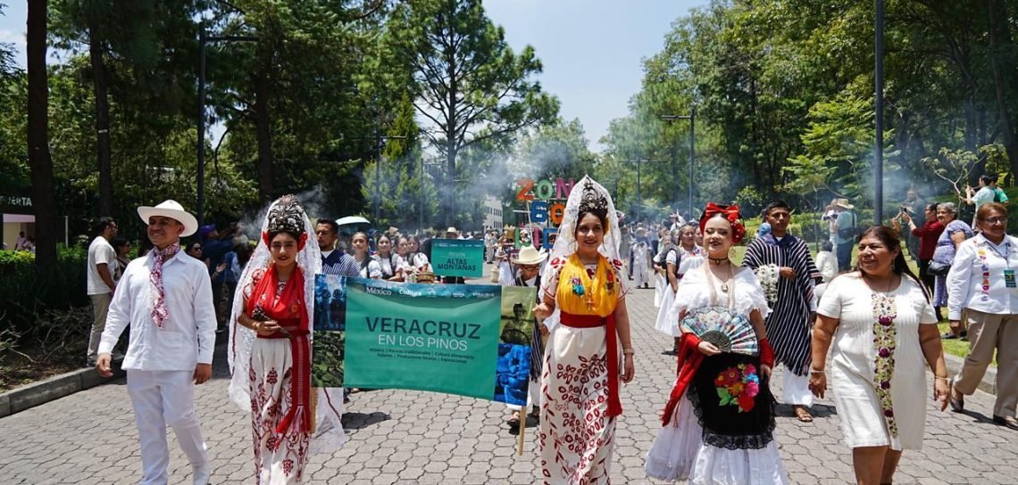 Inicia Veracruz en Los Pinos con un despliegue de cultura, tradición y gastronomía Inicia Veracruz en Los Pinos con un despliegue de cultura, tradición y gastronomía