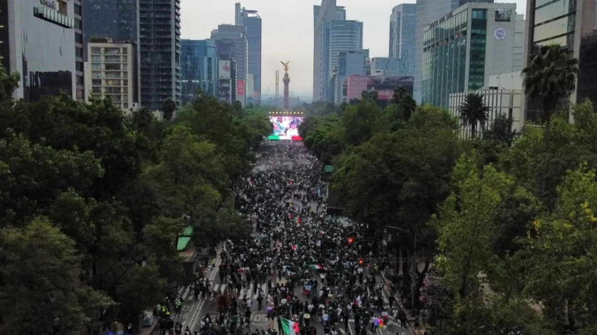 Mueren 3 personas tras festejos por triunfo de la Selección en Paseo de la Reforma Mueren 3 personas tras festejos por triunfo de la Selección en Paseo de la Reforma