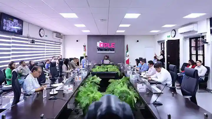En Veracruz pasamos de 6 a 10 partidos políticos En Veracruz pasamos de 6 a 10 partidos políticos