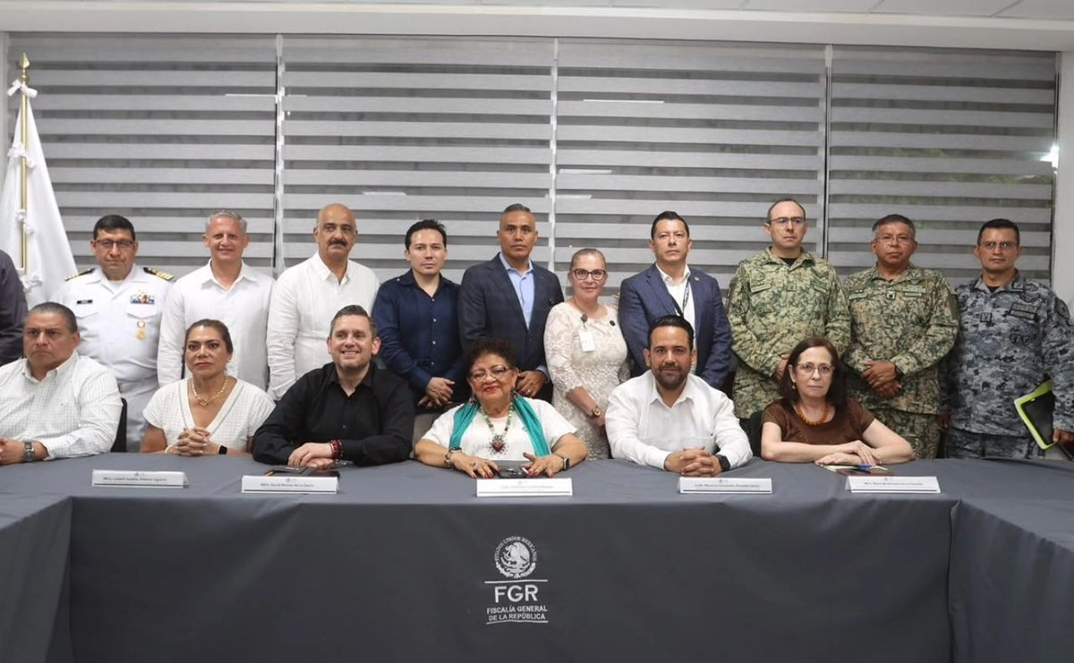 «FGR fortalecerá investigaciones contra el robo de combustible»: Godoy al encabezar reunión en Veracruz «FGR fortalecerá investigaciones contra el robo de combustible»: Godoy al encabezar reunión en Veracruz