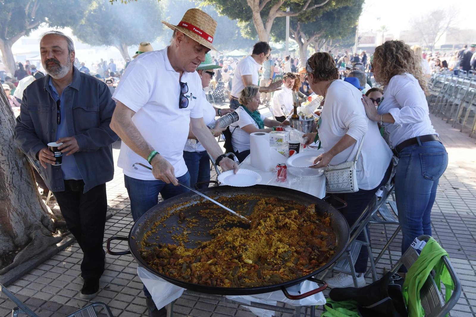 Con éxito histórico y crecimiento récord, entregan recursos del 2do Concurso de Paella Con éxito histórico y crecimiento récord, entregan recursos del 2do Concurso de Paella