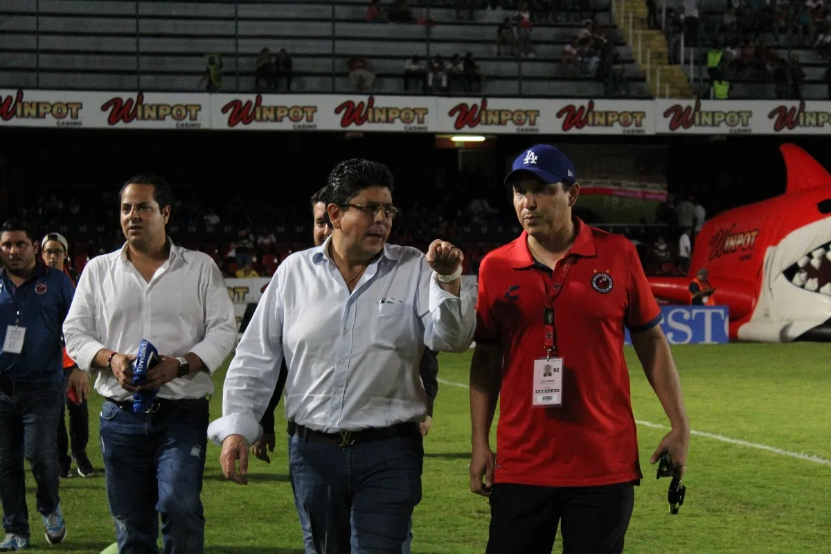 Fidel Kuri asegura que los Tiburones Rojos regresarán a Veracruz Fidel Kuri asegura que los Tiburones Rojos regresarán a Veracruz