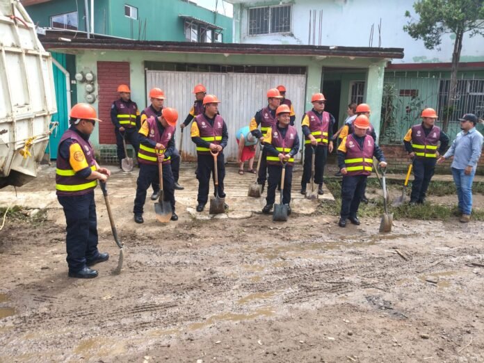 El apoyo a los damnificados por las lluvias en Xalapa El apoyo a los damnificados por las lluvias en Xalapa