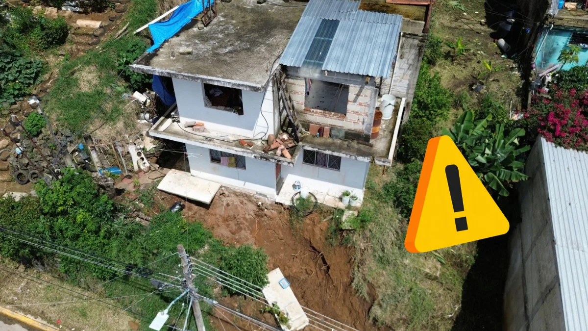 Deslaves ponen en riesgo viviendas y familias de Plan de Ayala y Rubén Jaramillo de Xalapa Deslaves ponen en riesgo viviendas y familias de Plan de Ayala y Rubén Jaramillo de Xalapa