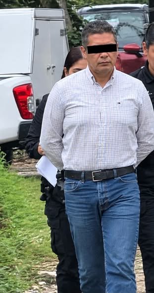 Detienen en Xalapa a agente de seguros por presunto incumplimiento alimentario Detienen en Xalapa a agente de seguros por presunto incumplimiento alimentario