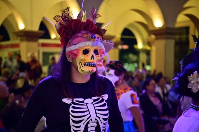 Inicia Ayuntamiento celebraciones del Día de Muertos; con Altar totonaca se recuerda a Melchor Peredo Inicia Ayuntamiento celebraciones del Día de Muertos; con Altar totonaca se recuerda a Melchor Peredo